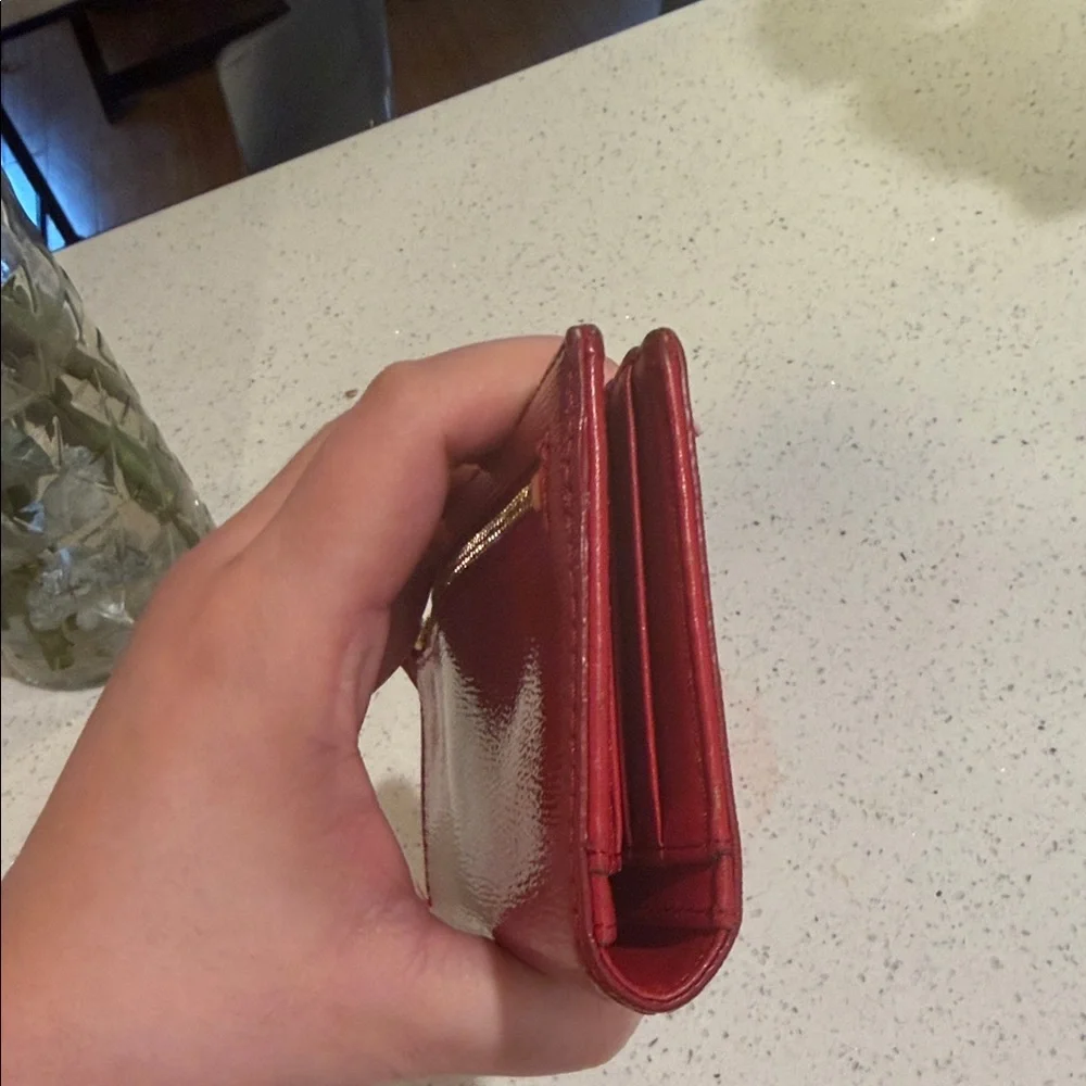Kate Spade Cedar Street Lacey Patent
Leather Red Wallet 🔴pre-owned - Picture 2 of 11